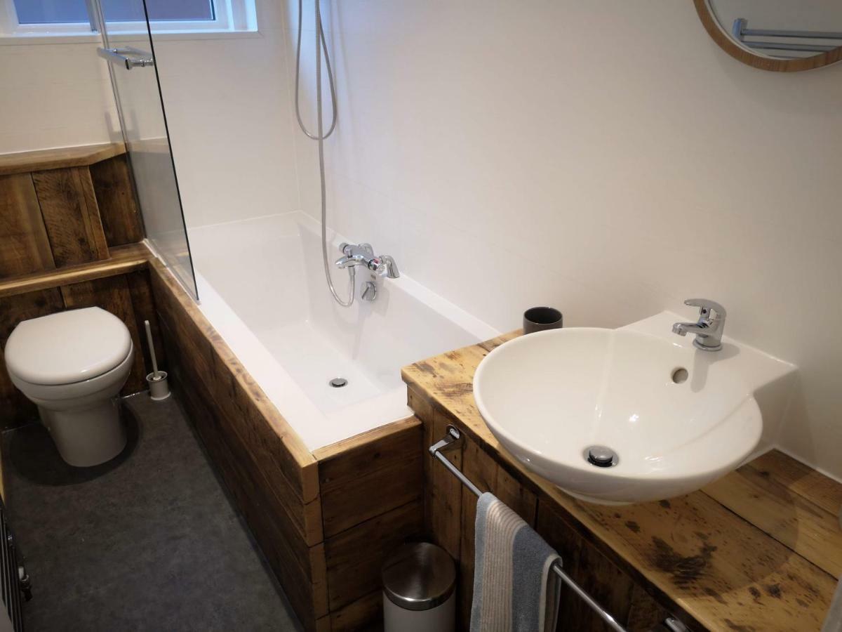 2 Bedroom Apartment At Kent Escapes Short Lets & Serviced Accommodation Kent, Bouverie Escape Folkestone With Wifi Exterior foto