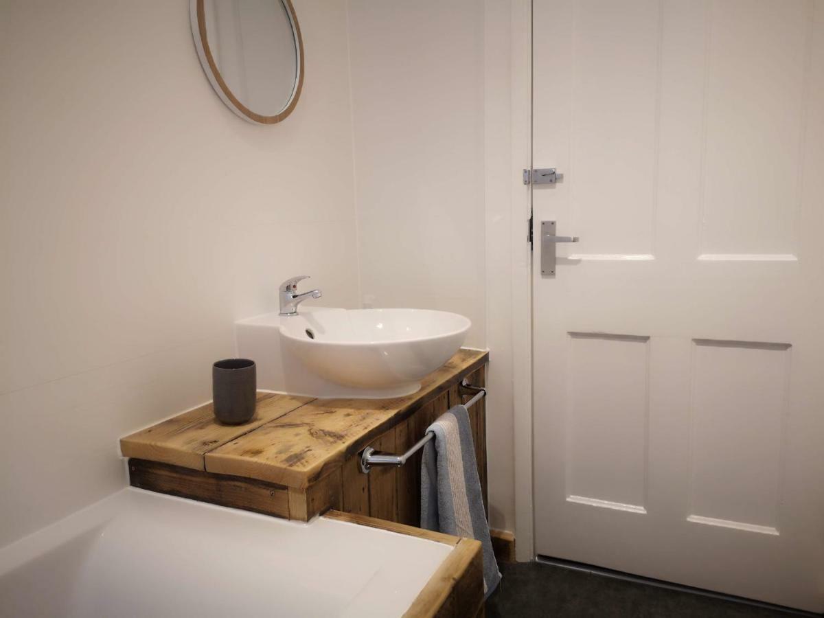 2 Bedroom Apartment At Kent Escapes Short Lets & Serviced Accommodation Kent, Bouverie Escape Folkestone With Wifi Exterior foto